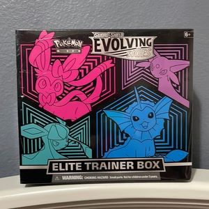 Pokémon TCG: Sword & Shield-Evolving Skies Elite Trainer Box (Espeon / Glaceon)